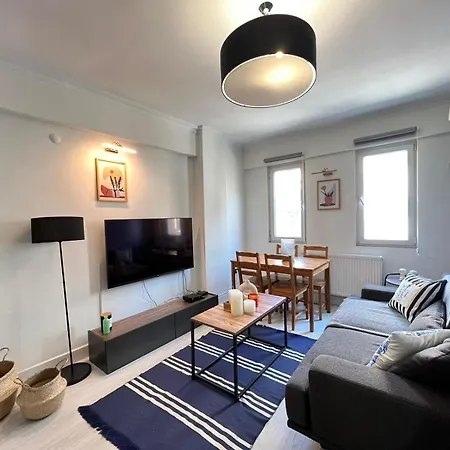 Gorgeous New In Cihangir 2br, 2ac, Lift アパート イスタンブール
