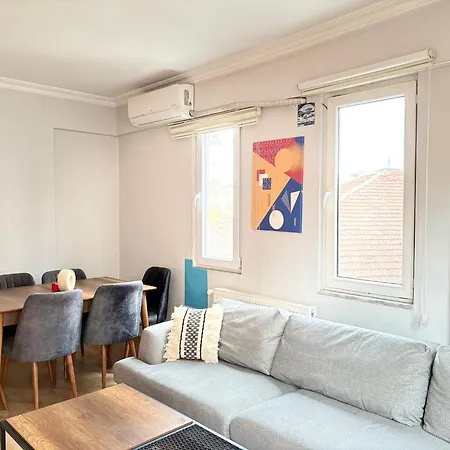 Gorgeous New In Cihangir 2br, 2ac, Lift Lejlighed Istanbul