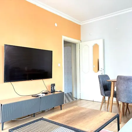Gorgeous New In Cihangir 2br, 2ac, Lift Lejlighed Istanbul