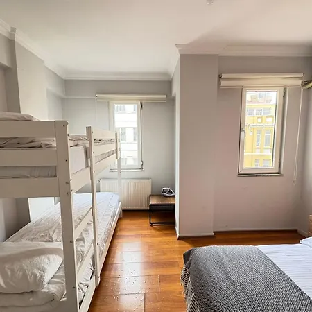 Lejlighed Gorgeous New In Cihangir 2br, 2ac, Lift