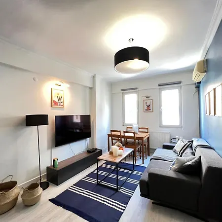 Gorgeous New In Cihangir 2br, 2ac, Lift Lejlighed Istanbul
