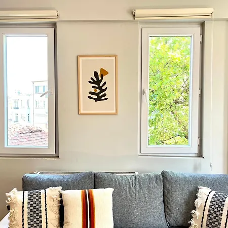 Gorgeous New In Cihangir 2br, 2ac, Lift Lejlighed