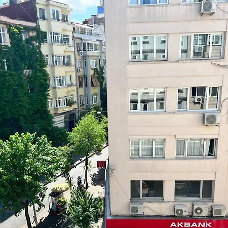 Lejlighed Gorgeous New In Cihangir 2br, 2ac, Lift Istanbul